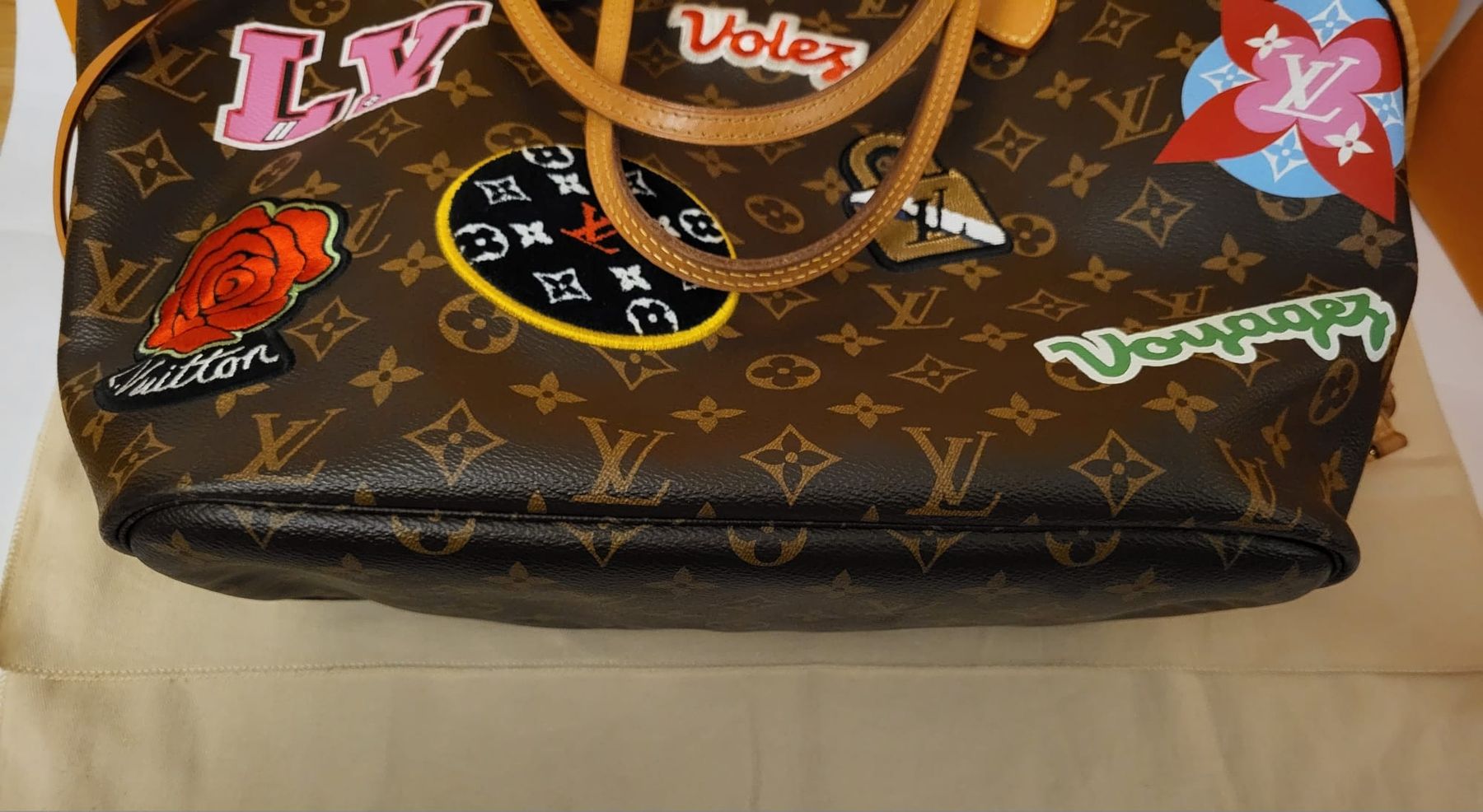 Louis Vuitton Borse da donna: Louis Vuitton Neverfull MM Monogramm Canvas Patches – Usato da Gattikon venduto da lavric_d 3