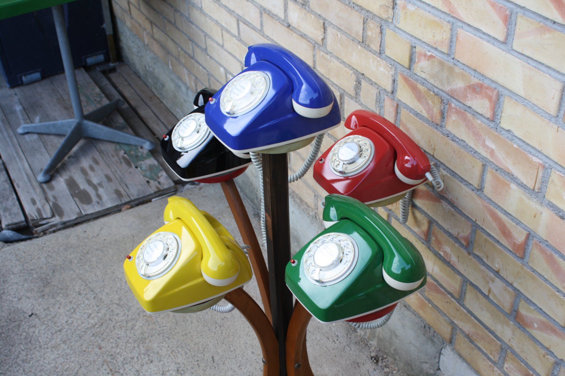 Telefoni: TELEFON VINTAGE MIT WÄHLSCHEIBE – Usato da Wauwil venduto da Pneuedy 7