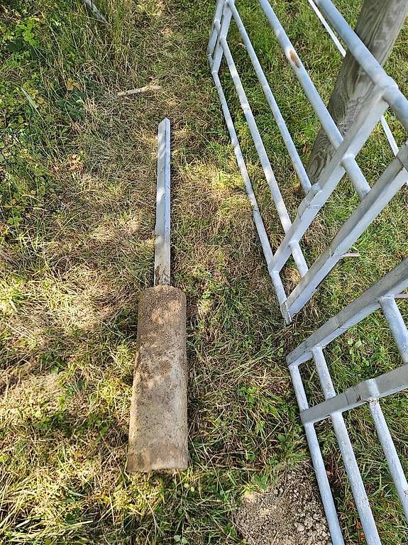 Zäune: Gartentor Schwenktor Gatter – Gebraucht aus St. Gallen von Derhammer 1
