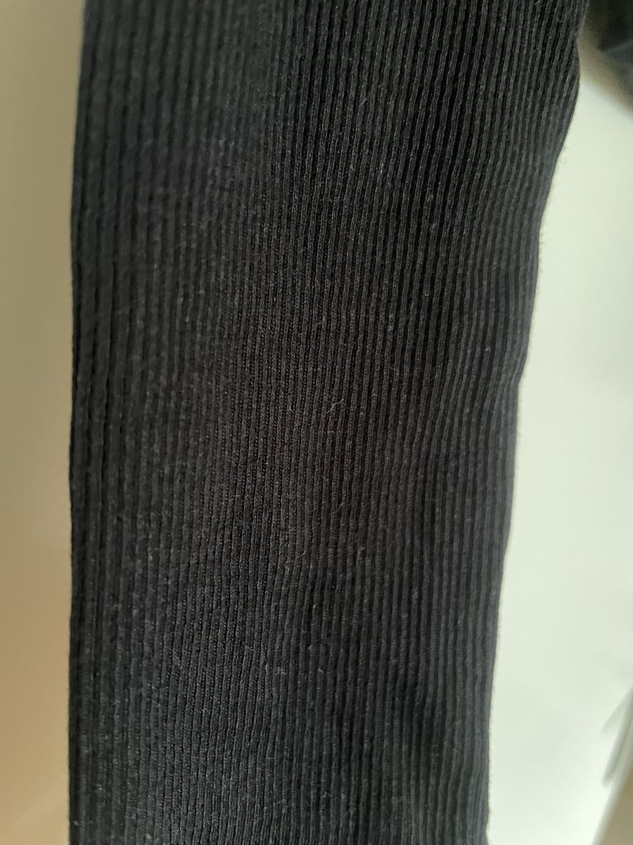 Maglioni & Felpe: Langarmshirt schwarz gerippt – Usato da Schwanden Sigrisw venduto da jan_iine 1