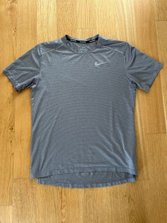 Nike T-Shirt Dri-Fit grau Grösse M guter Zustand