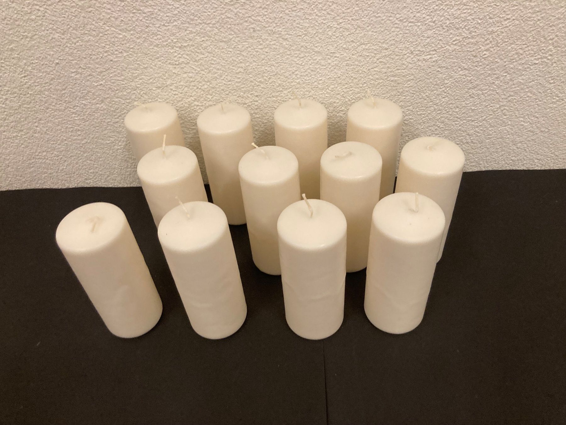 Restposten Kerzen Box, 12 Kerzen a je 16 x 7 cm (Neu (gemäss Beschreibung)) in Neuenhof für CHF 1 – mit Lieferung auf Ricardo kaufen