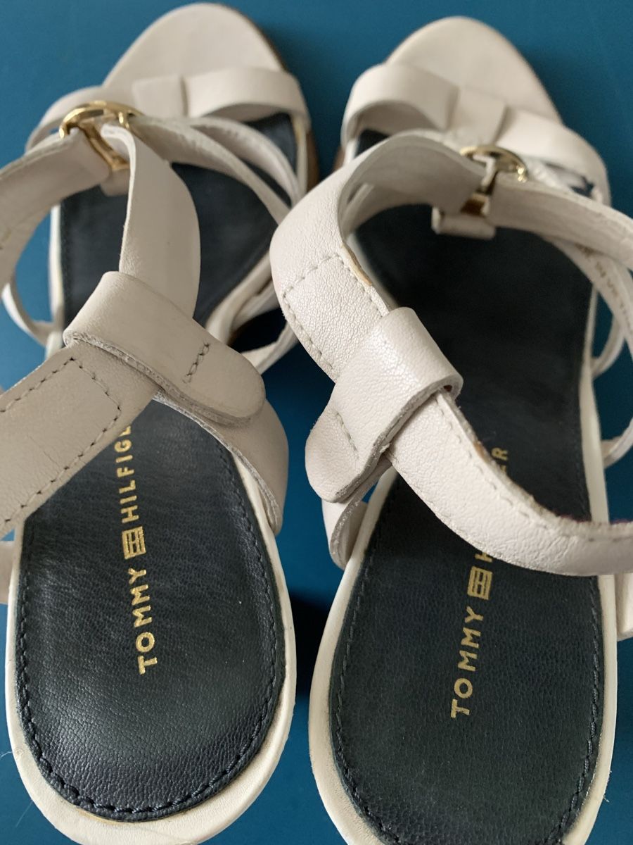 Tommy Hilfiger Scarpe da donna: Tommy Hilfiger Sommer Sandale Grösse 37 – Nuovo (secondo la descrizione) da Mettmenstetten venduto da _4_YOU_ 2