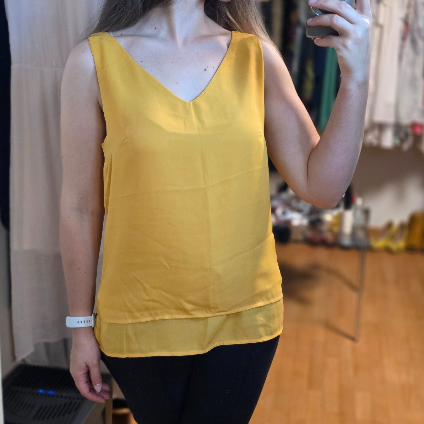Blusen: Ockerfarbene Bluse mit Rückendetail Janina – Gebraucht aus Wald ZH von CapLux 1