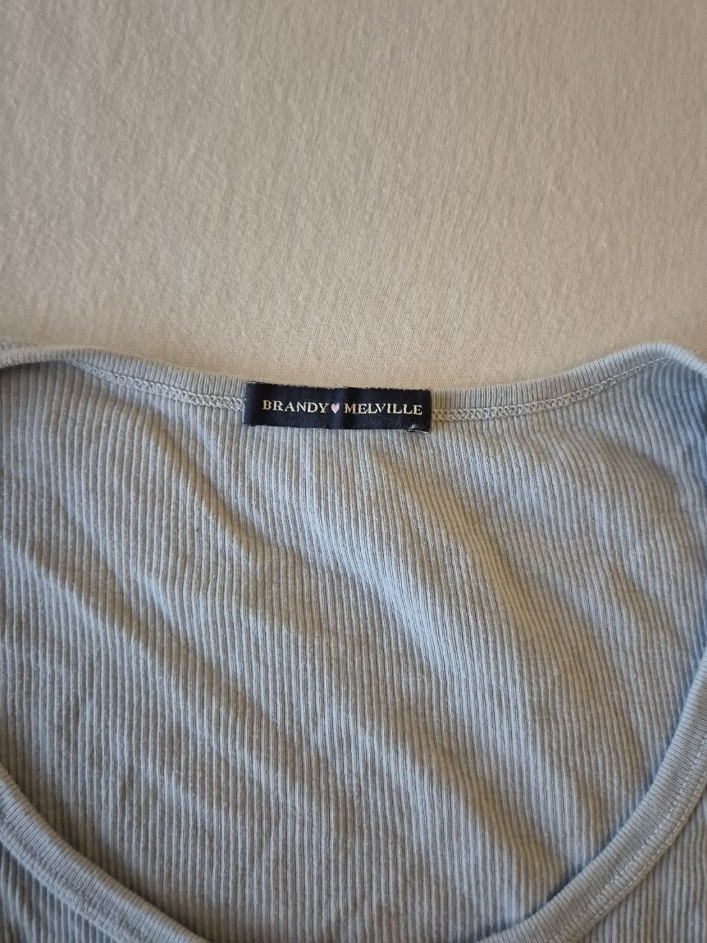 Brandy Melville Top: Hellblaues Brandy Melville Top – Usato da Schlieren venduto da nat_76vd 3