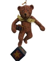Teddybär zum hängen aus Kunststoff, 19 cm lang