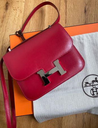 Hermès Constance Mini 18 – Rouge Vif Tadelakt with Palladium