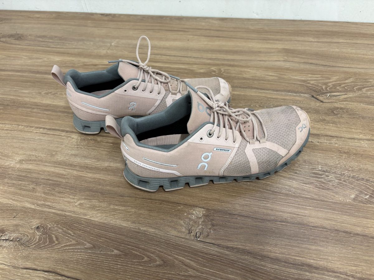 On Scarpe da donna: ON Cloud Damen wasserdicht Grösse 39 gebraucht – Usato da Würenlos venduto da mel_f6qg 2