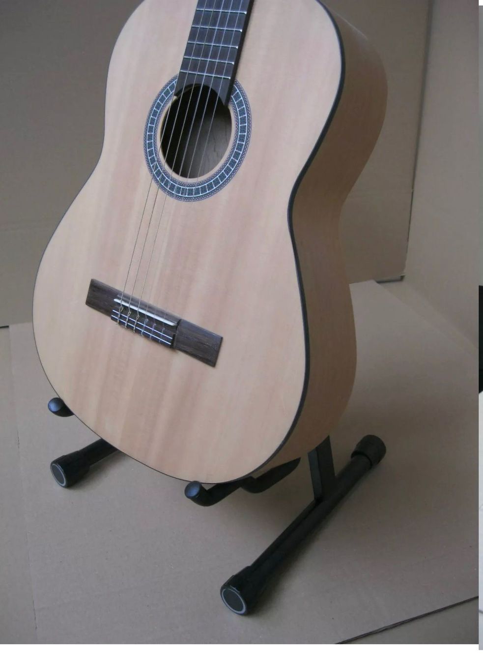 Wandhalterungen: UNIVERSAL GITARRENSTÄNDER - E-GITARRE - – Neu und originalverpackt aus Amriswil von JaJa-Express 2