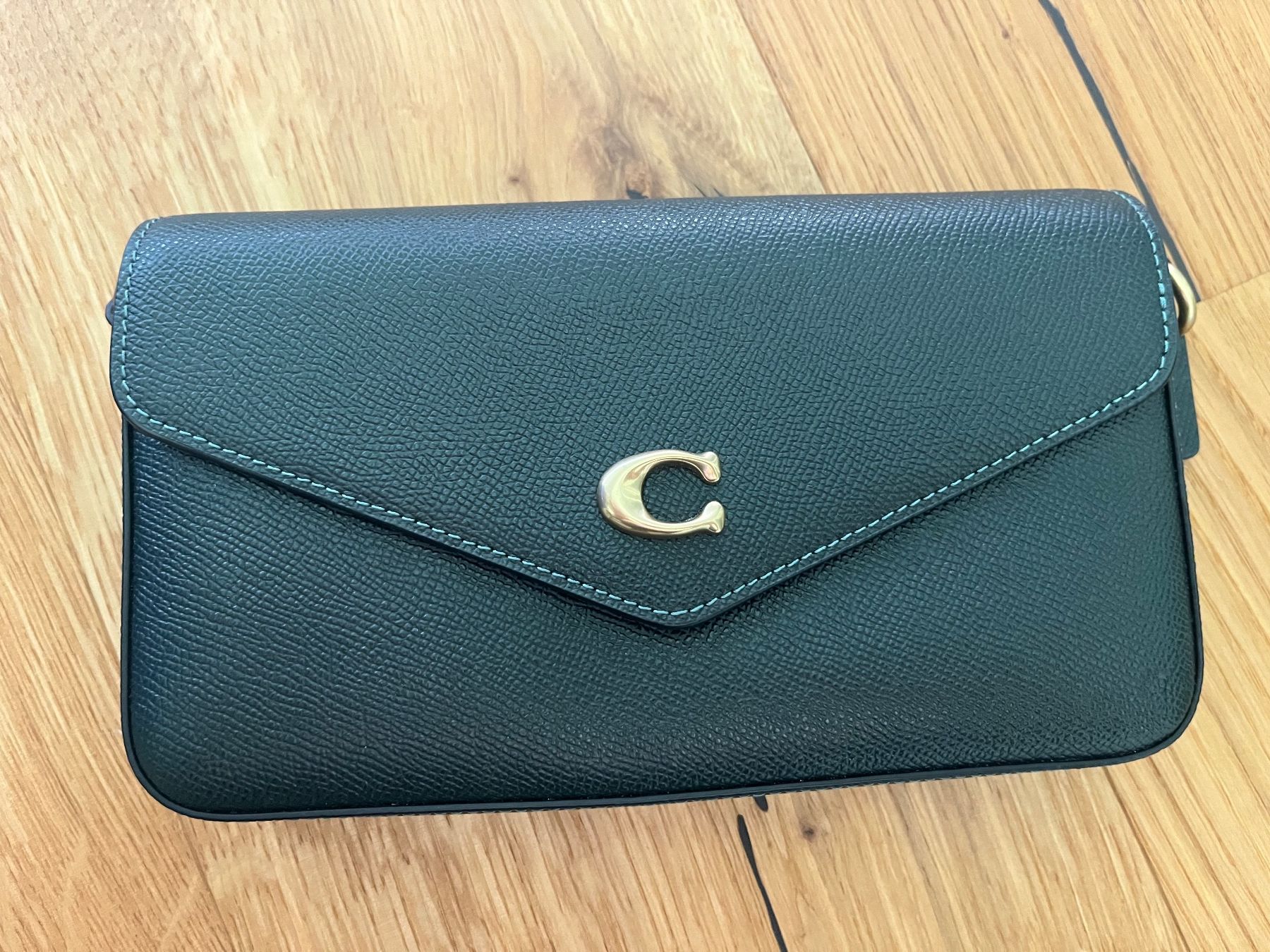 Coach Sacs femmes: Coach WYN crossbody Amazon green – D'occasion à Reinach BL par pinklemonade