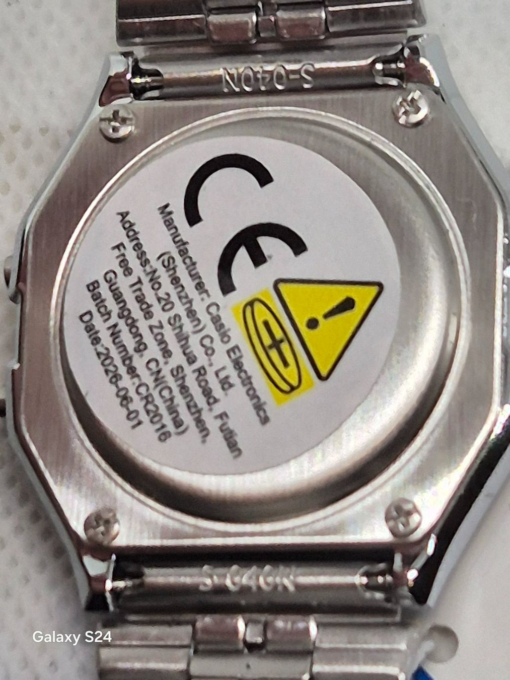 Casio Orologi: Casio A159W Digitaluhr, Neu, Silber – Nuovo e nell'imballaggio originale da Losone venduto da bal_gfp6 8
