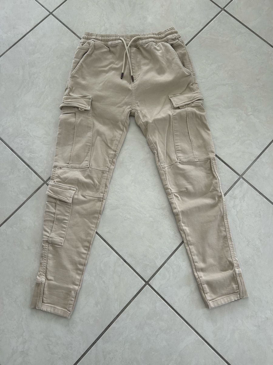 H&M Pantaloni: Pantalon cargo H&M beige, taille 158 – Usato da Boncourt venduto da fcb2005 1