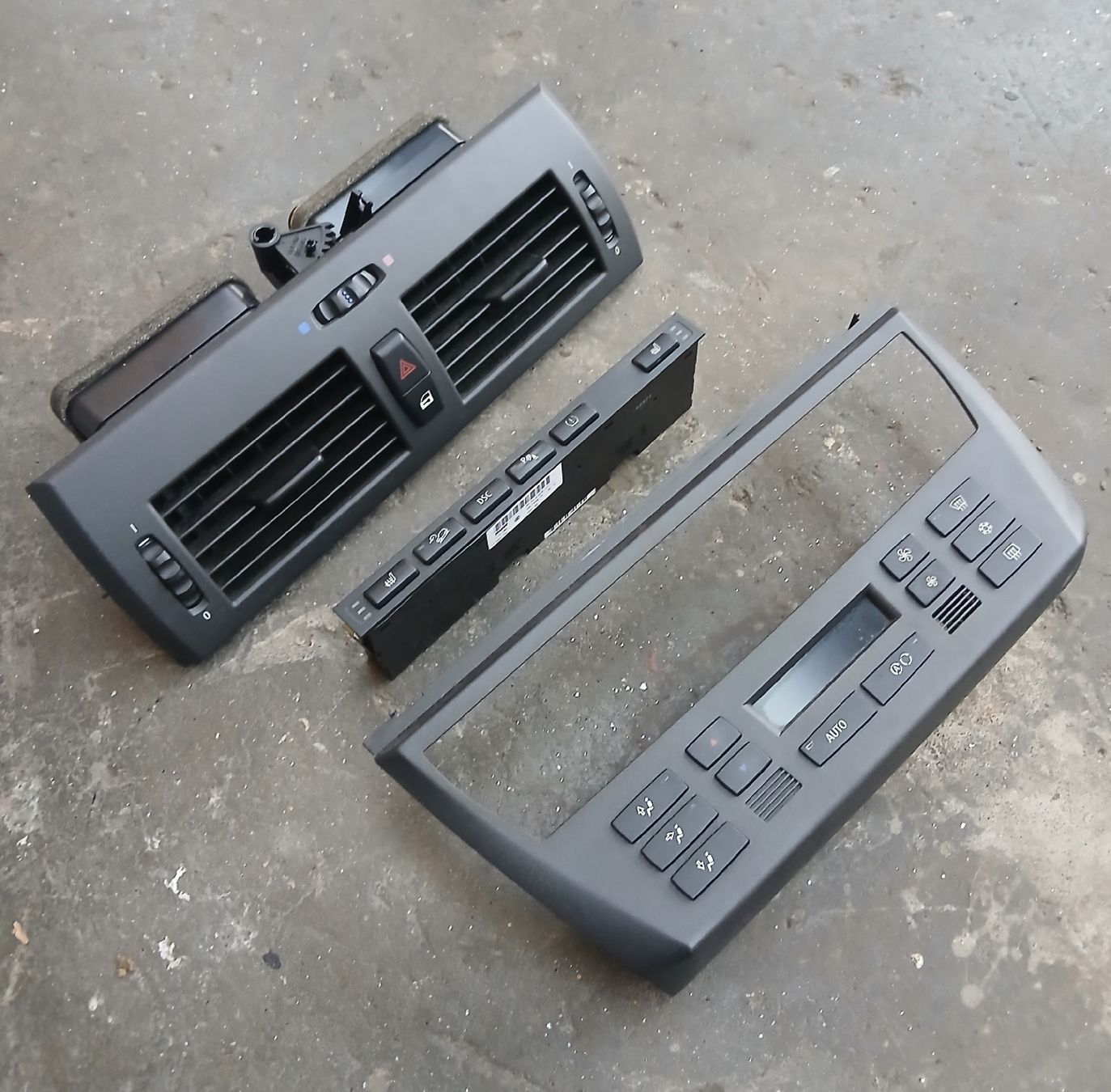 BMW Tutti pezzi di ricambio auto: Commande de ventilation BMW X3 E83 2004-2010  – Usato da la heutte venduto da Auto-stock