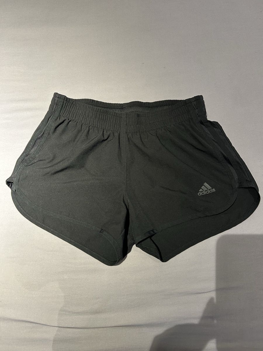 Adidas Pantaloni: Kurze Sporthose Addidas XS/S – Usato da Neukirch (Egnach) venduto da oli_y86b