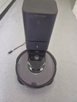 iRobot Roomba i7 Saugroboter mit Ladestation defekt
