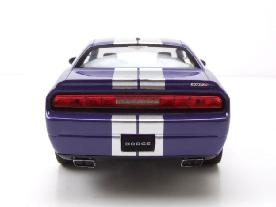 Dodge Modellini d'auto: Dodge Challenger SRT Phase I 2008-2014 violett met./ silber – Nuovo e nell'imballaggio originale da Gerlafingen venduto da espero88 4