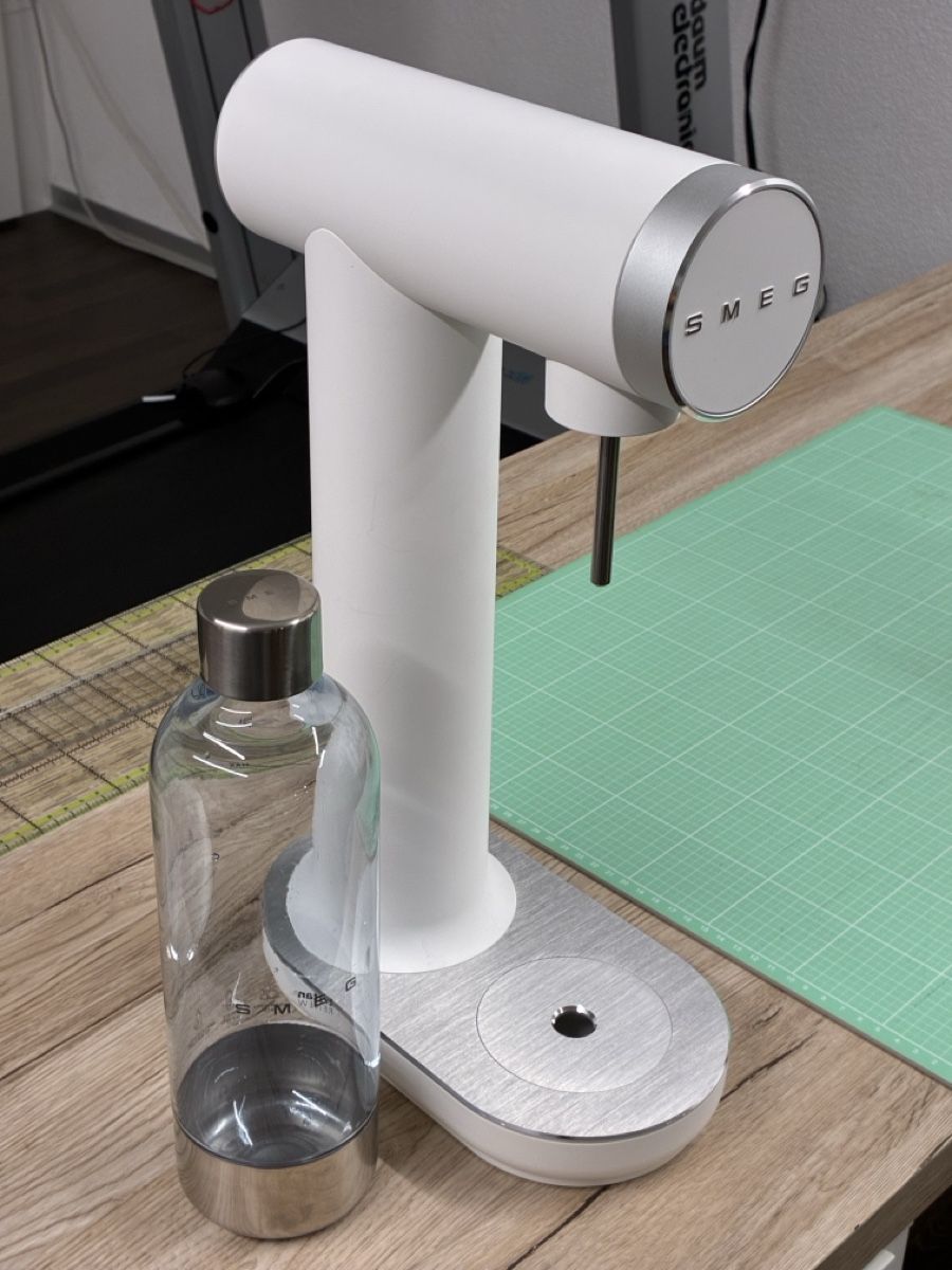 Smeg Küchengeräte: Sodamaker SMEG inkl. Tritan Flasche – Gebraucht aus Ruswil von Neato1