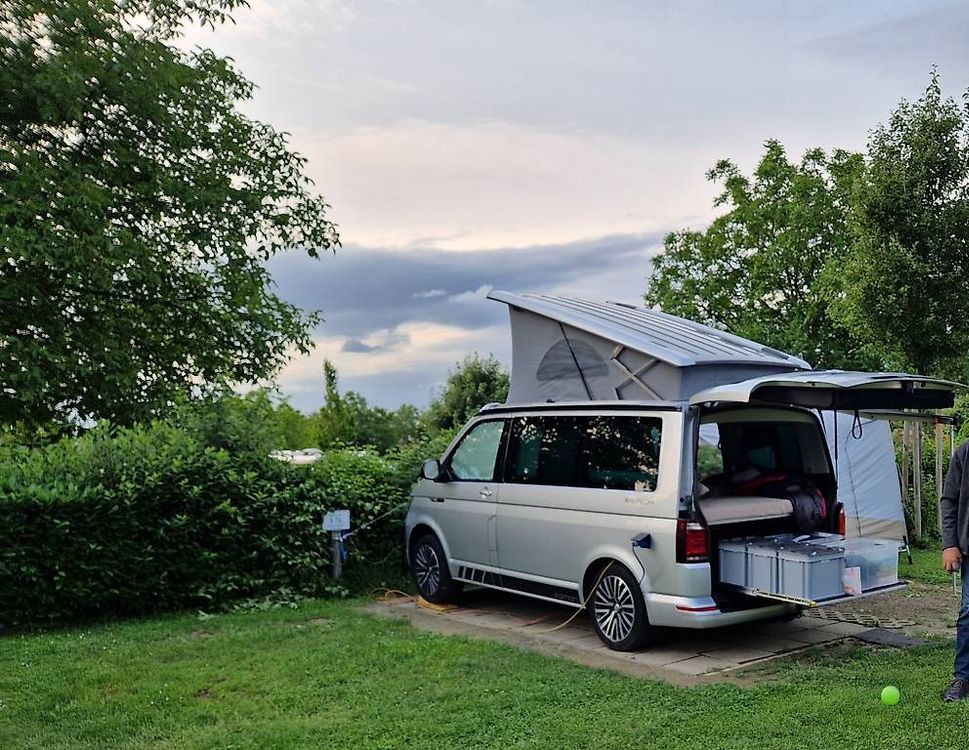 Veicoli da campeggio: VW T6 California Beach TDI 4M – Usato da Fürstenau venduto da familiebanzer 1