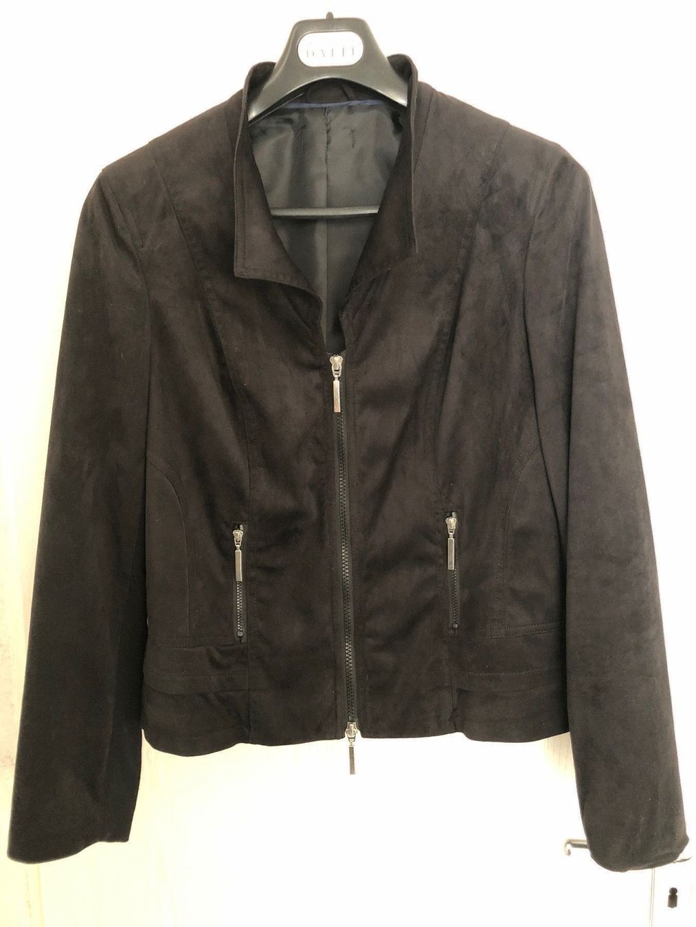 Giacche: Wildleder-Optik Jacke schwarz M – Usato da Hendschiken venduto da Uraniali
