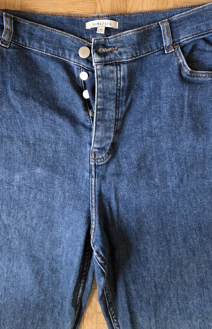 Jeans: Jeans Taille 44 marque Humility – Usato da Yverdon-les-Bains venduto da van_dq65 6