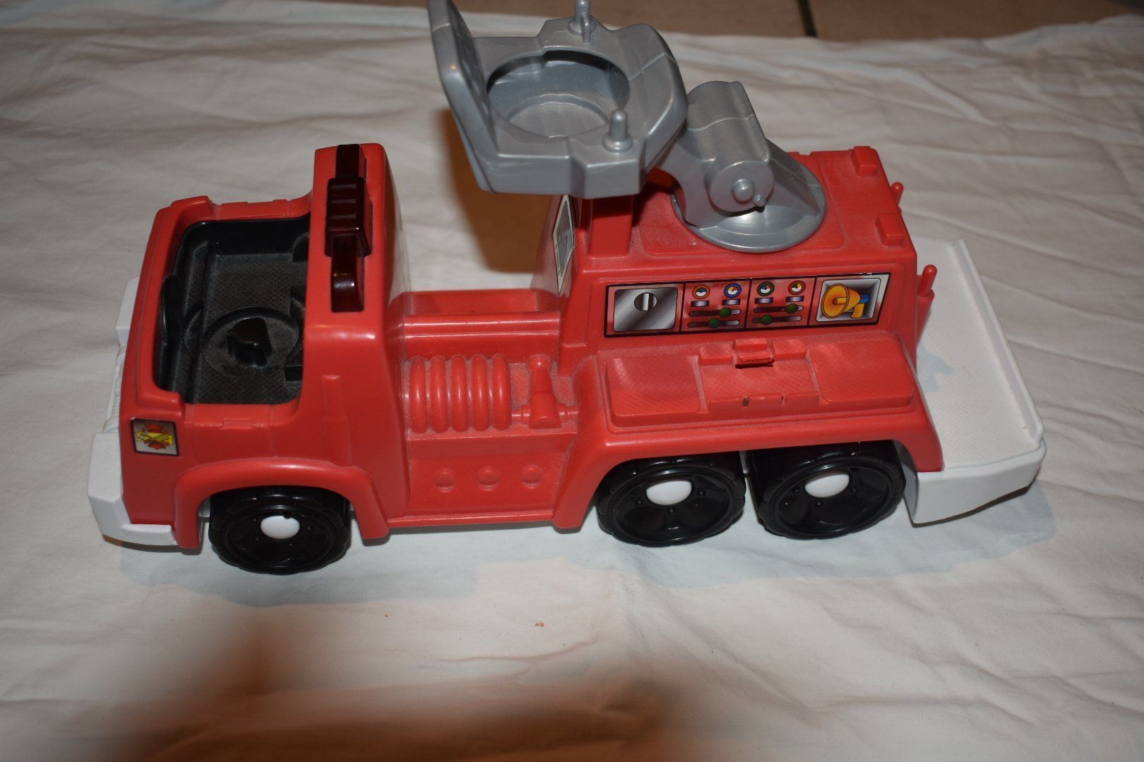 Veicoli per bambini: Camion de pompier – Usato da Les bois venduto da Steph-tigrou 1