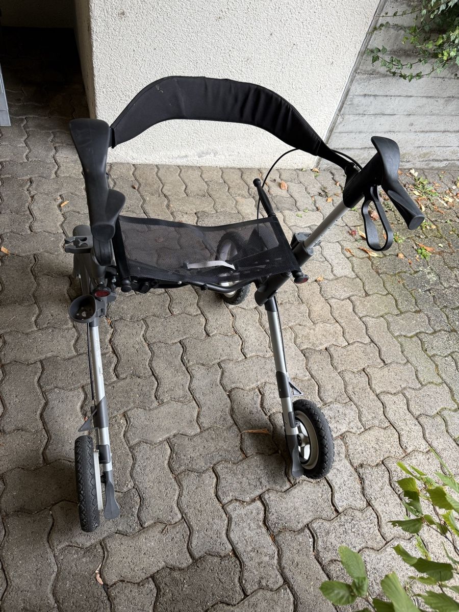 Ausili per la deambulazione: Rollator – Usato da Oetwil a.d. Limmat venduto da Nizina 1