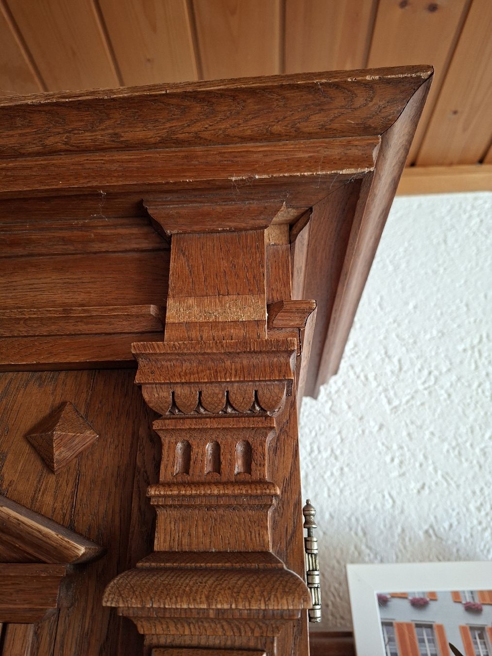 Credenze: Antikes Buffet mit Schnitzereien – Usato da Bärau venduto da wid_7yqd 3