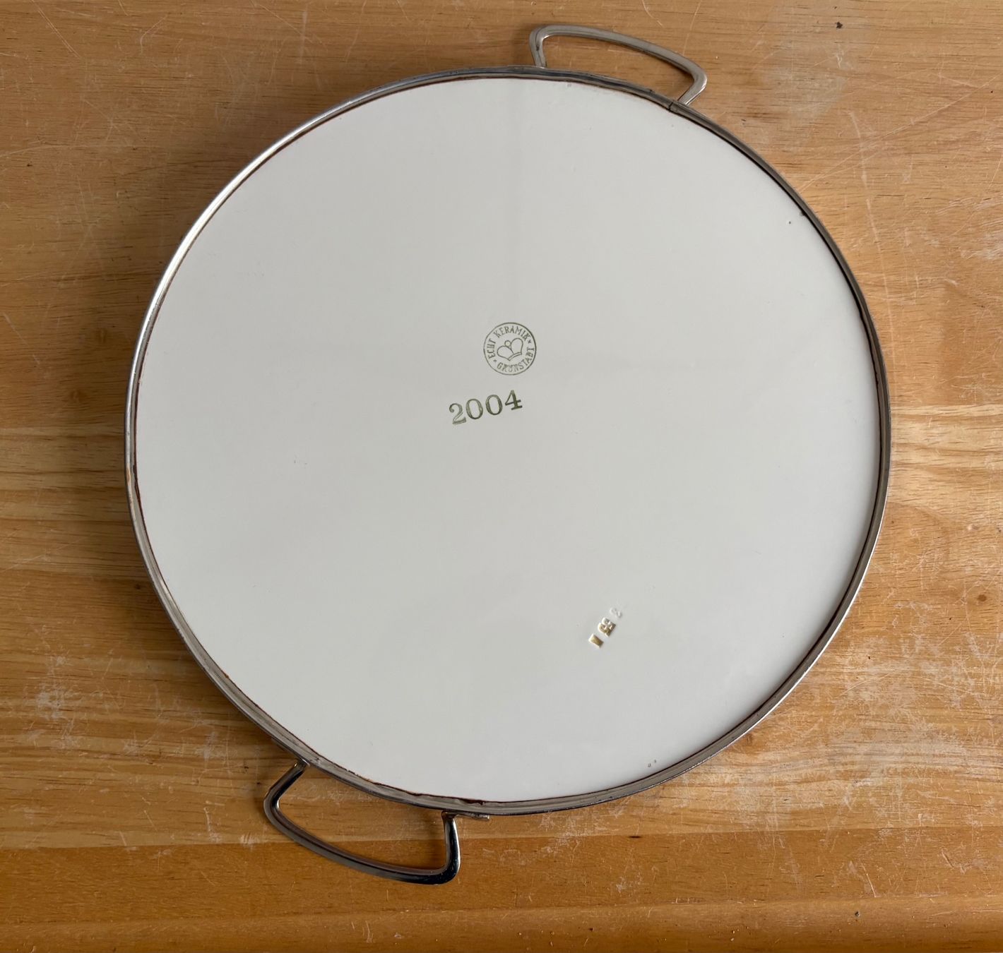 Servierplatten: Rundes Serviertablett Emaille Blumenmuster gebraucht – Gebraucht aus Frick von Rukki 3