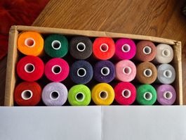 Nähgarn-Set, 21 Rollen, verschiedene Farben,