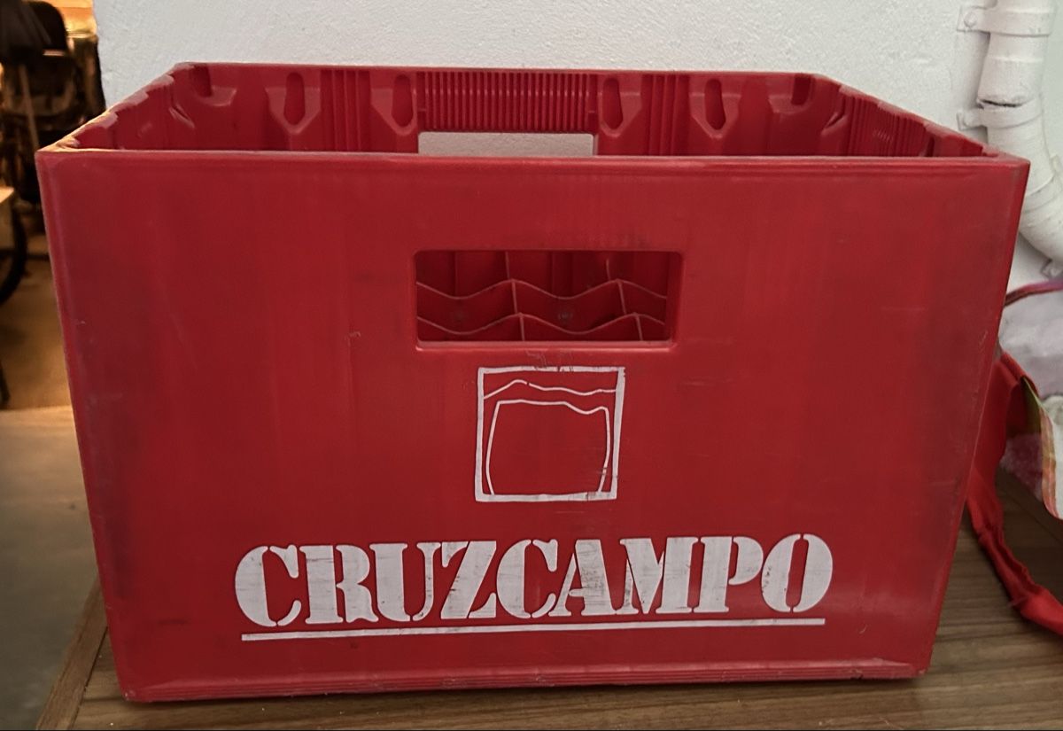 Wein- & Bierkisten: Caisses Cruzcampo rouge 24 compartiments état d'usage Espagn – Gebraucht aus Henniez von jcf_6rzc 3