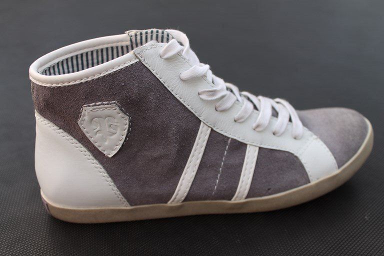 Damenschuhe: Chaussures/Baskets PESARO en CUIR NEUF – Neu und originalverpackt aus Agiez von chouchanelle