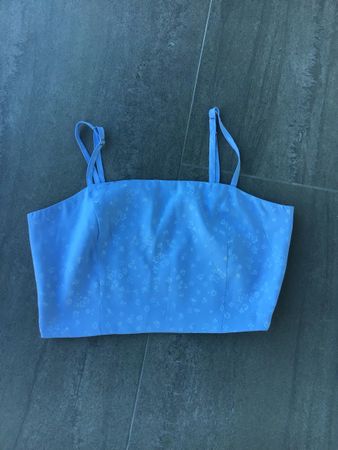 Sommerliches Trägertop in Hellblau mit Blumenmuster, M