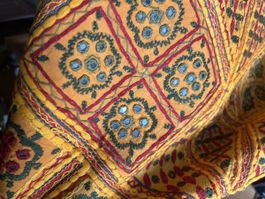 Wunderschöne Stickdecke, Handarbeit, Indien