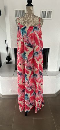 Sommerliches Maxikleid mit tropischem Blätterprint, Gr. 36