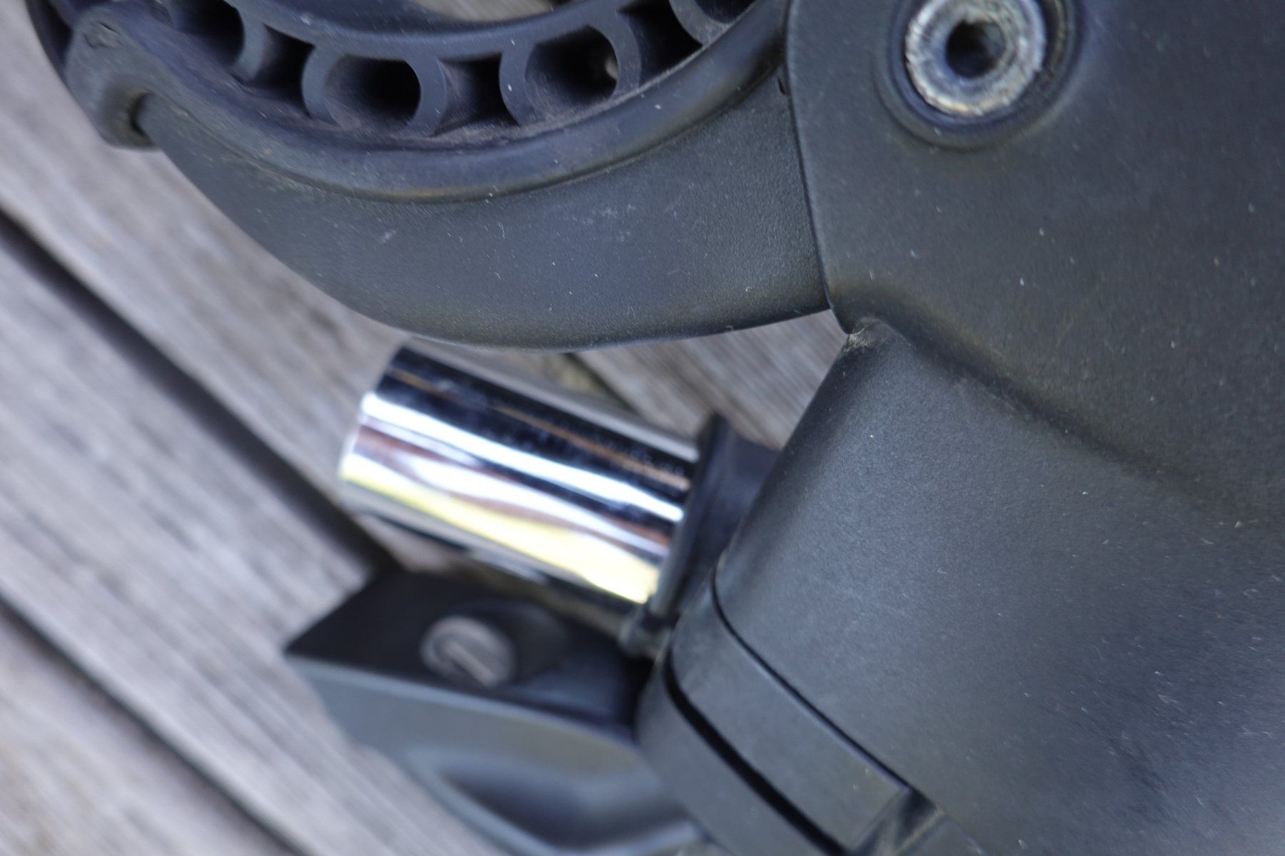 VW Dachträger: Fahrradhalter Velodach-Träger VW – Gebraucht aus Hausen AG von nordost 2