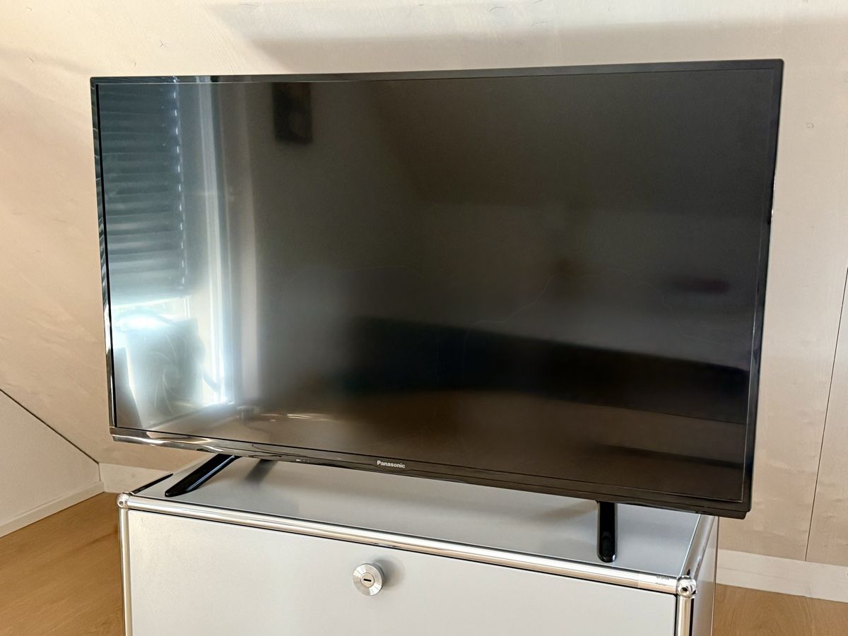Panasonic Televisori: Panasonic Fernseher TX-40ESW404 – Usato da Uesslingen venduto da binaggi