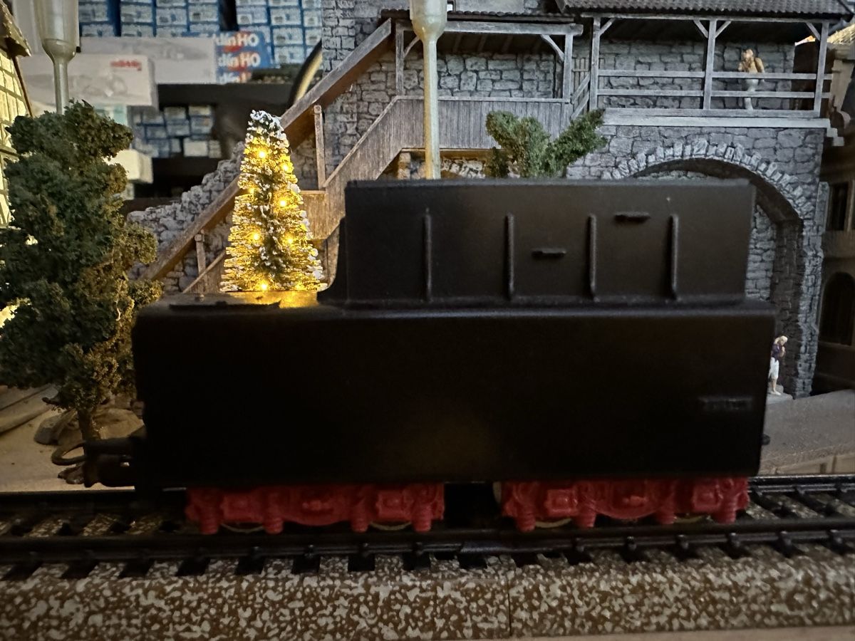 Märklin Modellini di ferrovie: Märklin DA 800 Tender DB BR 23 – Usato da Lupsingen venduto da New-Haven 1