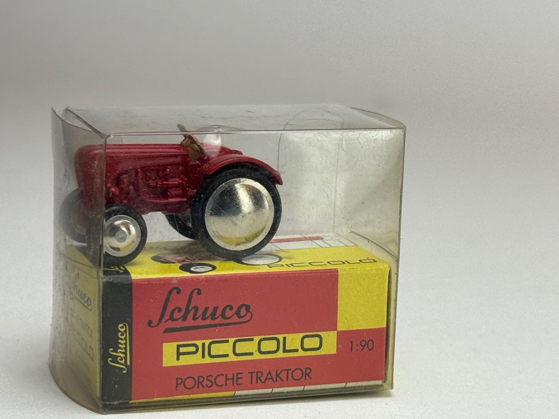 Schuco Modellini d'auto: CH- Schuco Porsche Schlepper rot – Usato da Elm venduto da Wikmtz