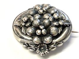 Antike Brosche , Silber 800 Punze florales Dekor, Jugendstil