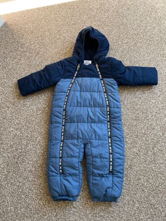 **Schneeanzug von C&A Gr. 92**