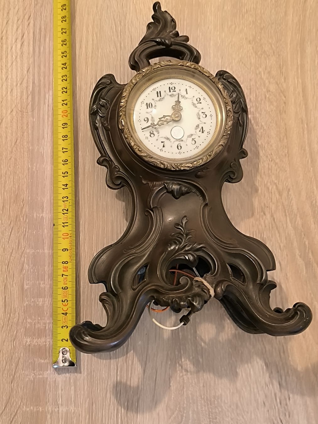 Orologi da terra & Orologi da parete: Horloge de table ancienne décorative lourde – Usato da La Chaux-de-Fonds venduto da lolmaker1007 3