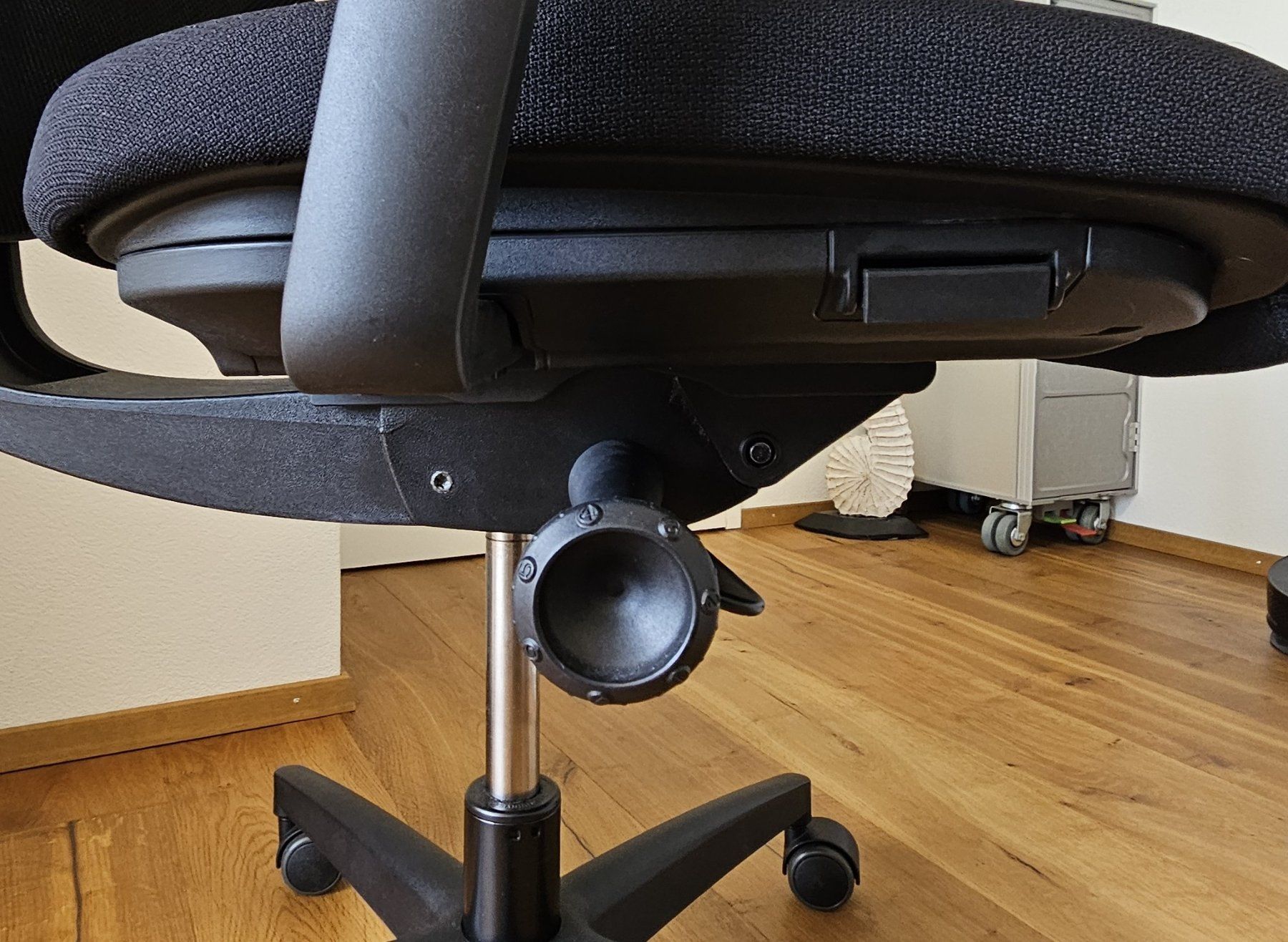Giroflex Sedie: Bürostuhl Giroflex 353 schwarz – Usato da Uttigen venduto da Zivcuit 7