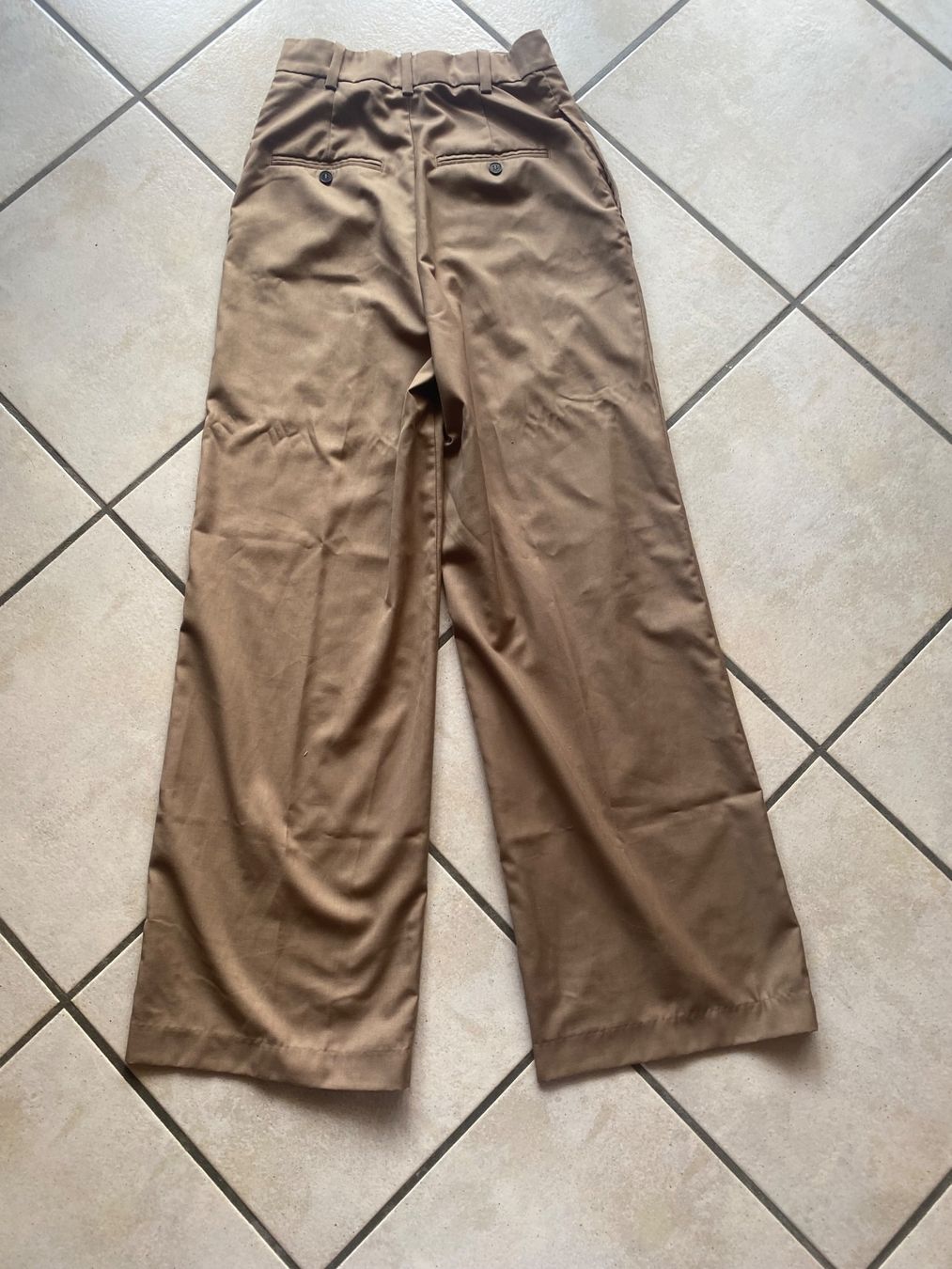 H&M Pantaloni: Pantalon 34 H&M brun clair – Usato da Orpund venduto da Mary8972