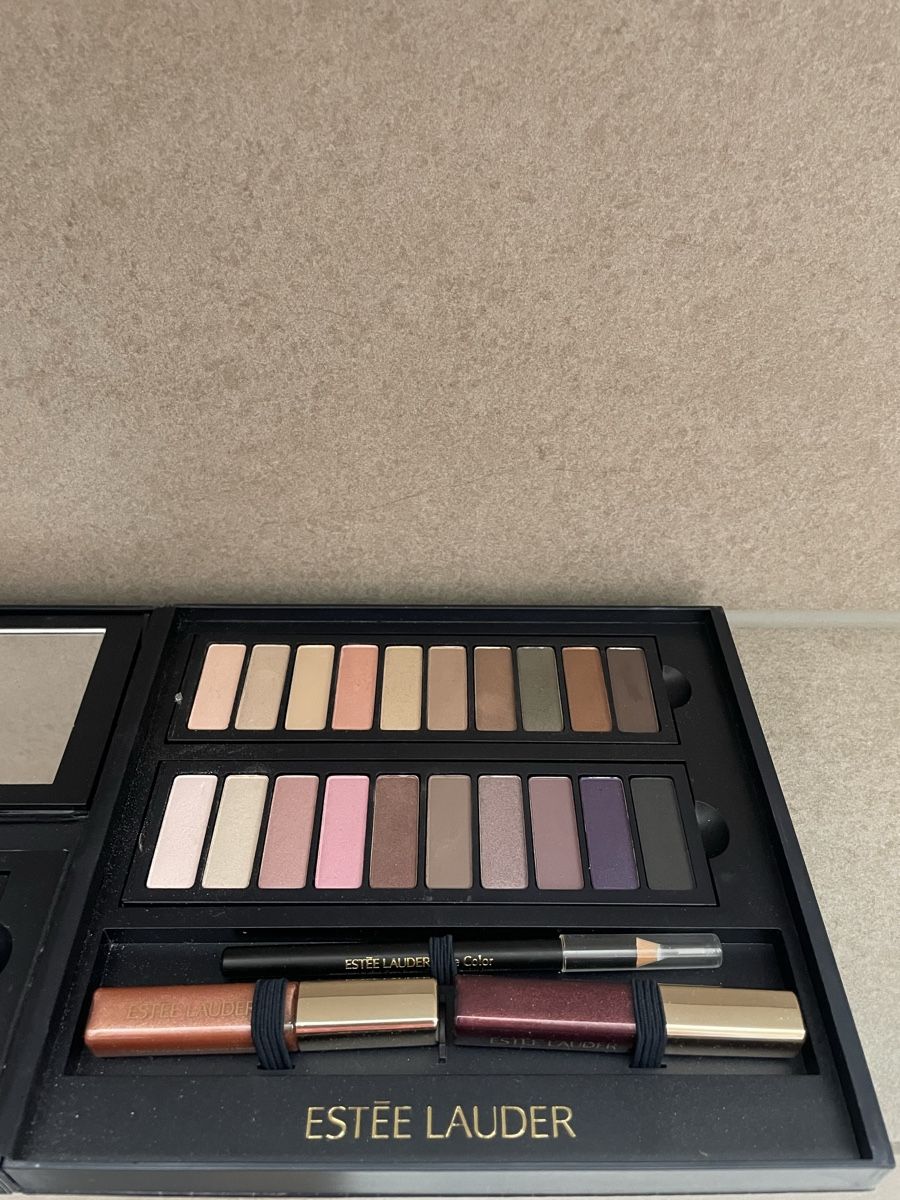 Estée Lauder Make-up: Lauder Make up Palette Lidschatten – Gebraucht aus Unterägeri von sen_5yzr 1