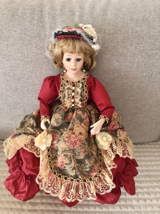Poupée Vintage En Porcelaine, Dans Sa Boîte à Chapeau (occasion, France)