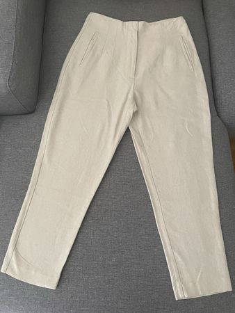 Pantalon écru en cotton et lin de Zara