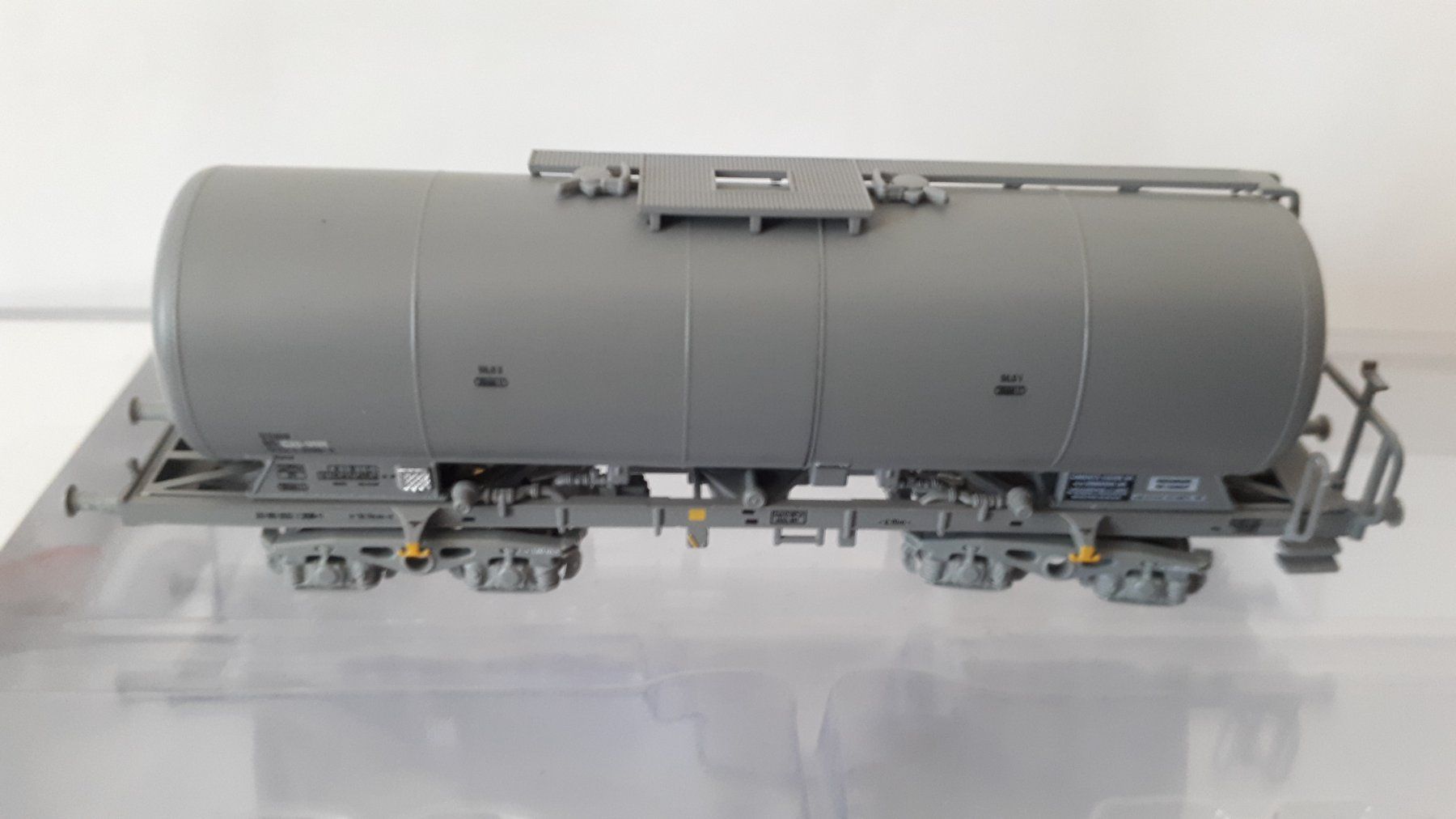 Hobbytrain Modellini di ferrovie: Hobbytrain SBB UACS "SBB Cargo" 3er Set Silowagen H23480 – Nuovo e nell'imballaggio originale da Biberist venduto da Ntrains 4
