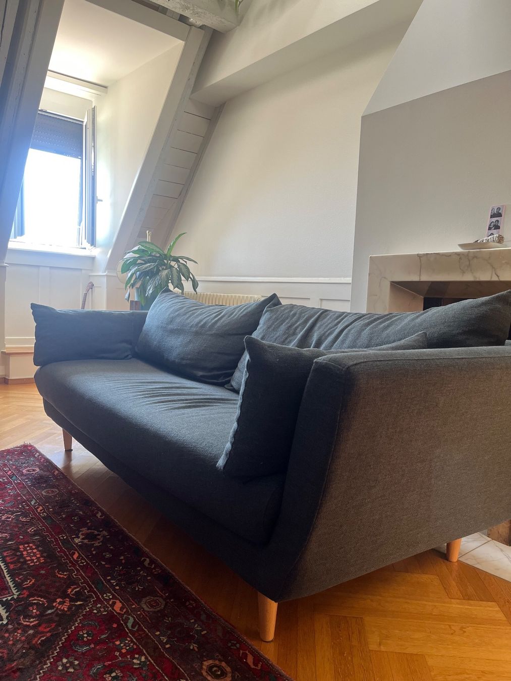 Maisons du monde Sofas: Comfortable Dark Grey 3 Person Sofa – D'occasion à Zürich par mal_7syb 1