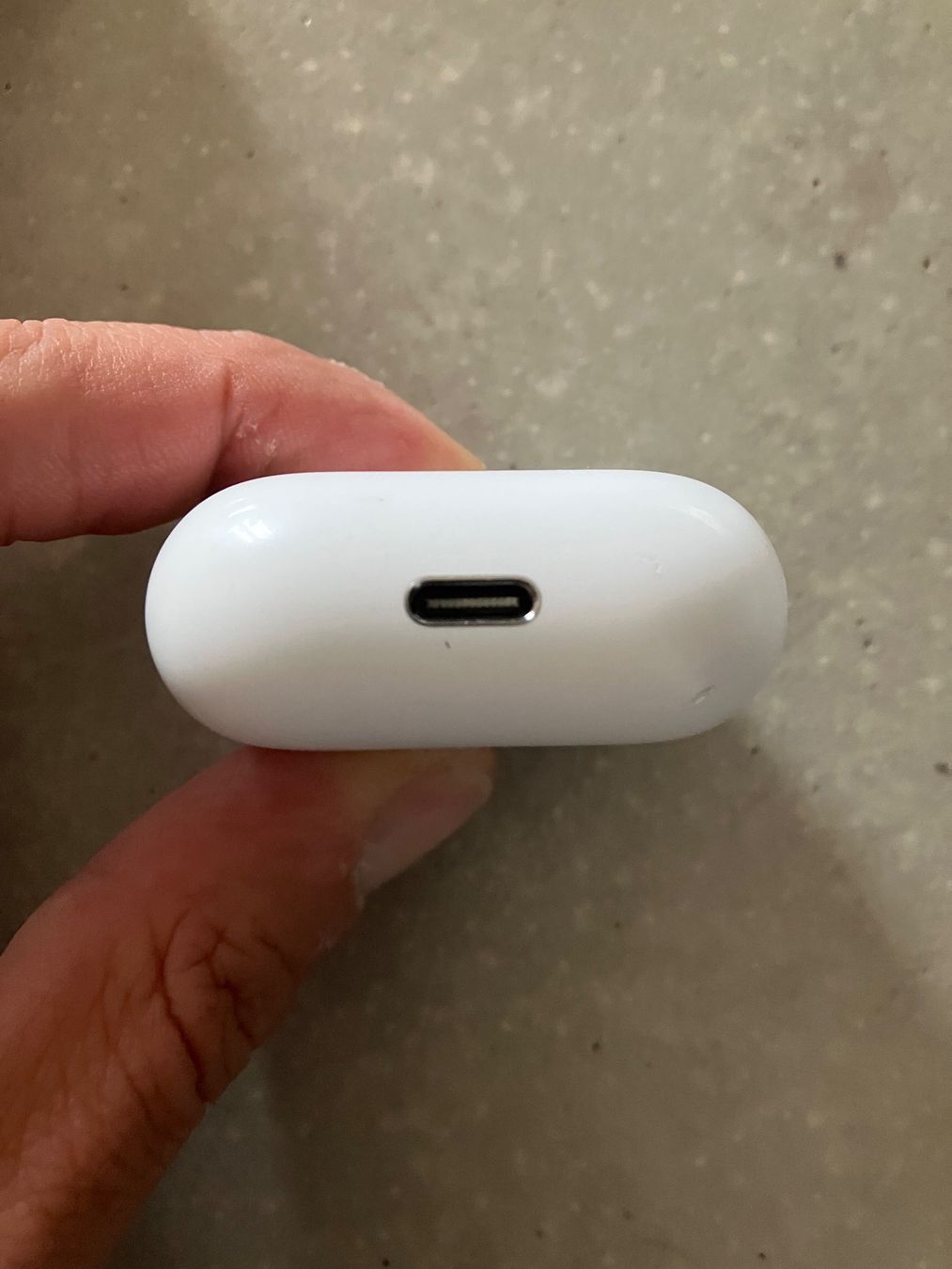 Apple Cuffie: APPLE AIRPODS 4 CASE – Usato da Lausanne venduto da mr.v 7