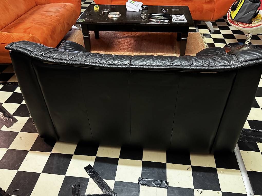 Sofas: Vintage Leder Sofa – Gebraucht aus Zürich von Gordinimix 3